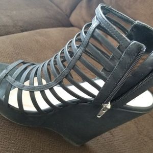 Brand new women's wedge